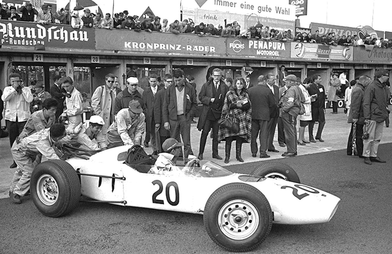 Hondas Premiere auf dem Nürburgring 1964 war zeitgleich der erste Auftritt der Marke bei der Formel-1. Ein Jahr später folgte schon der Titel!
