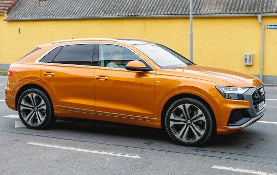 Die Glitterati bekommen würdigen Zuwachs: Audis erstes SUV-Coupé hat das Zeug zum großen Auftritt. Der Q8 wird das Design der Marke wieder ins Gespräch bringen. - I'm a model, you  know what I mean