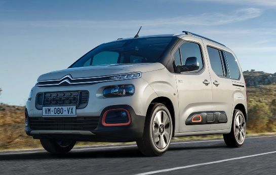 ERSTER TEST: CITROËN BERLINGO. Ein bisschen Zauberwürfel, ein fahrender Lagerraum, einer für die moderne Familie. - Der Zauber(würfel) des  Neuanfangs