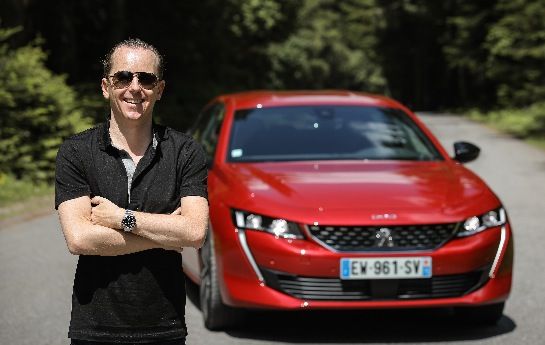 Bei Peugeot verwandeln sich brave Limousinen in lässige Verführer: Der neue 508 ist ein viertüriges Coupé und hat den coolsten Innenraum der Branche. Erster Test mit dem Franzosen, der die Mittelklasse sexy macht. - Herr L. wird zu Mister Frankreich