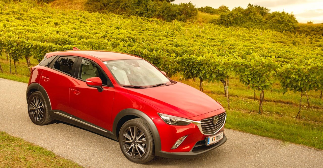 Reiseauto Mazda CX-3: Schaut besser aus als die meisten Konkurrenten, orientiert sich multimedial an der Oberklasse.