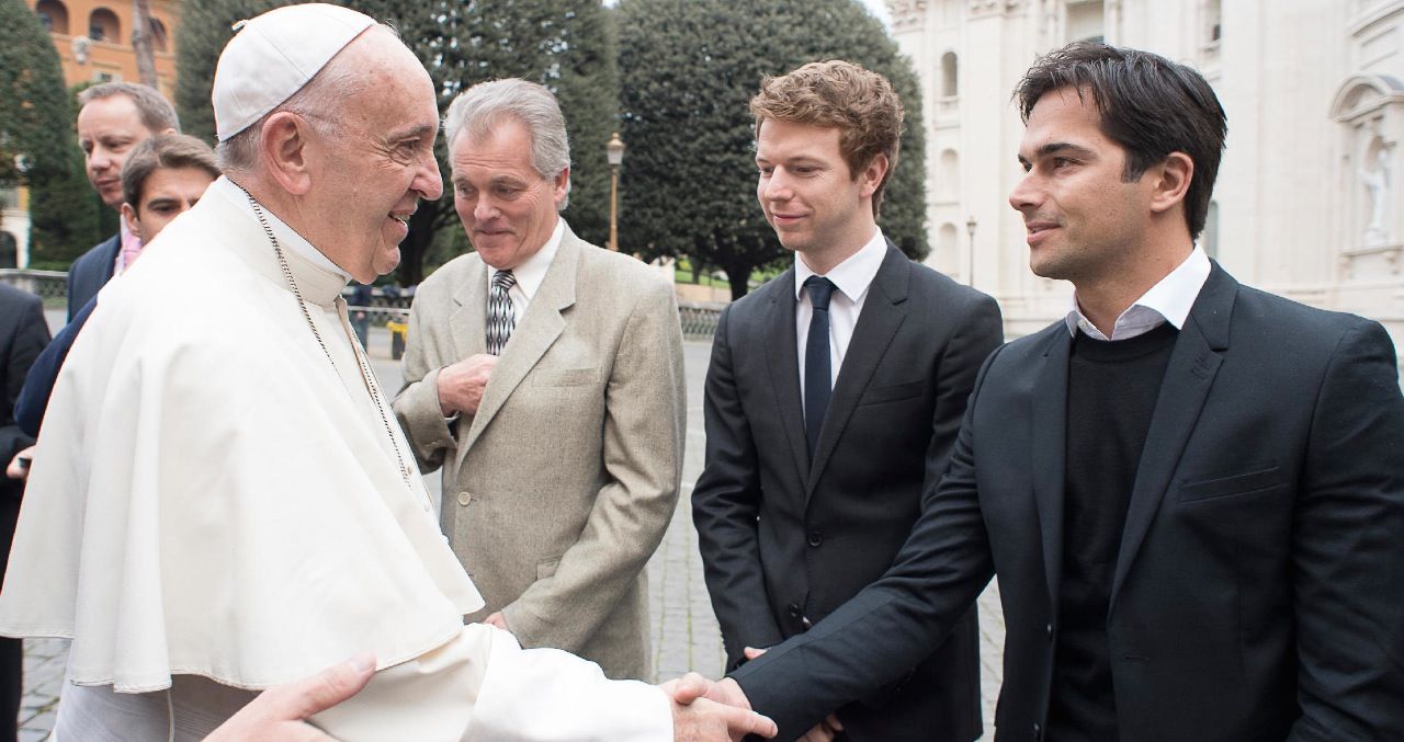 Trotz Papst-Audienz sagt Piquet: „Die Formel E könnte noch etwas mehr Glamour vertragen – Boxen und Hospitality-Bereiche haben noch Potenzial nach oben.