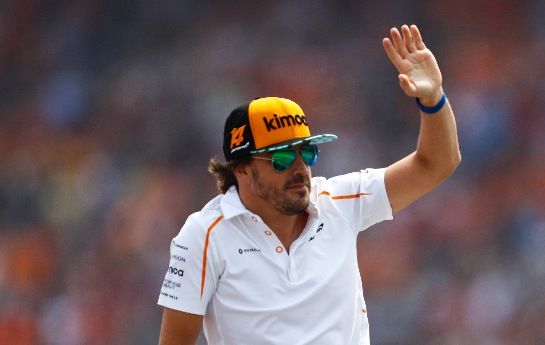 Fernando Alonso gibt auf. Wie einer der besten Piloten aller Zeiten ein Dutzend Jahre falsche Entscheidungen traf und eigentlich doch am Ende eine einzige Sekunde alles änderte. - Fernando Alonso: Held durch k.o.