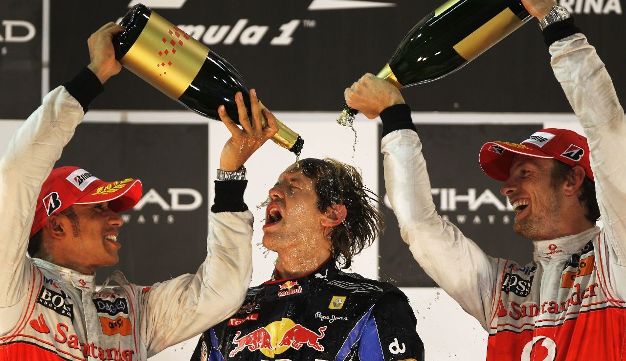 Vettel jubelt als Weltmeister...
