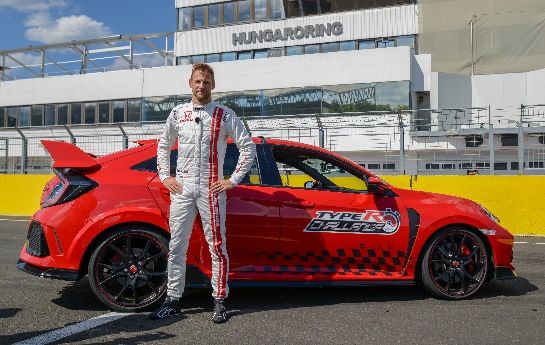 Honda hat sich auf fünf legendären Rennstrecken ins Rekordbuch eingetragen: Quer durch Europa ist der Civic Type R nun das schnellste Serienfahrzeug mit Frontantrieb. Welche Stars hinter dem Steuer gesessen sind. Was Jenson Button und Co. über ihre Rekordfahrten sagen. - Sommer der Rekorde