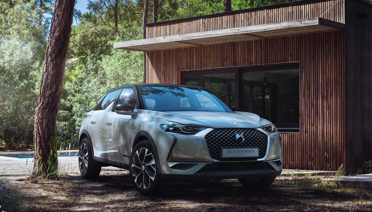 Erste DS 3-Bilanz nach der Weltpremiere: Gibt mit drei Antriebsvarianten technologisch eine neue Richtung vor. Erreicht im Innenraum ein stilistisches Niveau, das es in der Klasse so noch nicht gab.