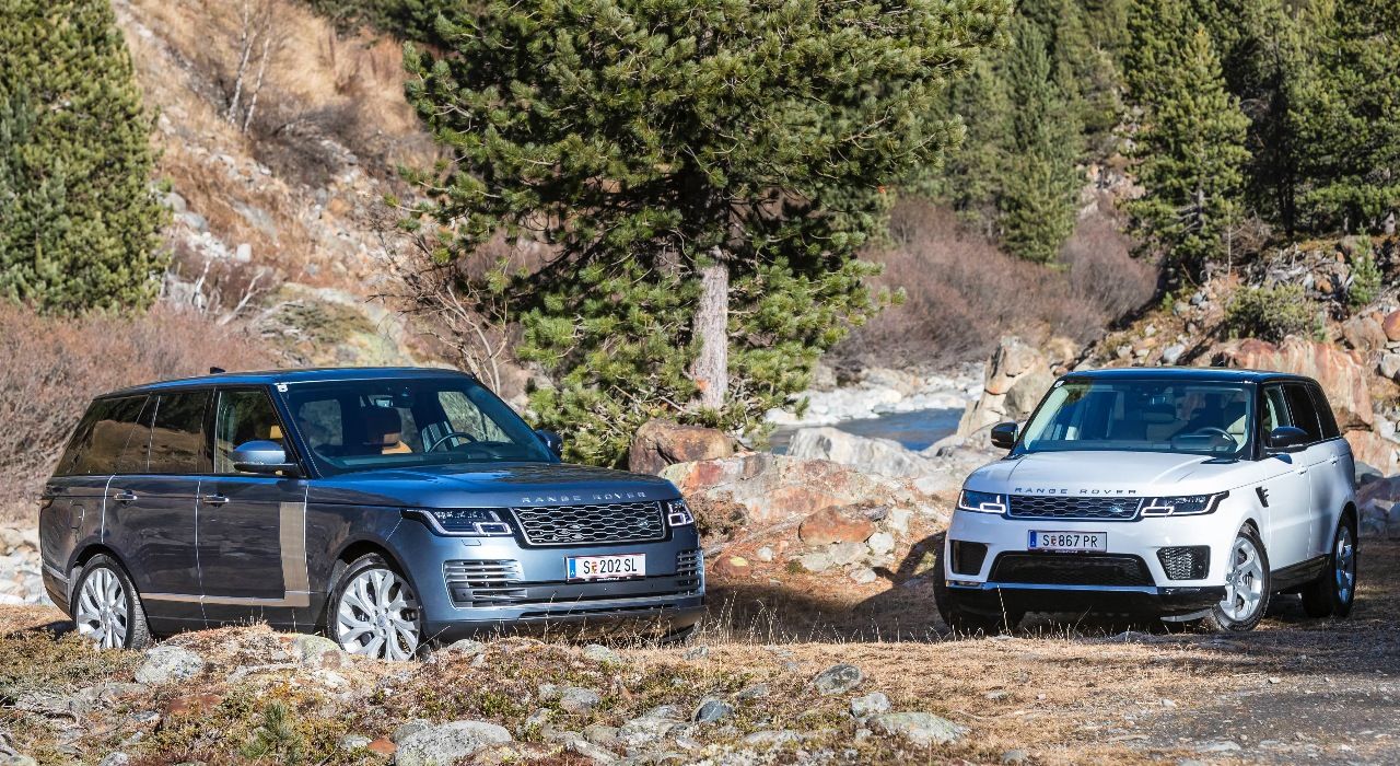 Ideal für das Alpenland: Mit Plug-in-Hybridantrieb haben Range Rover (li.) und Range Rover Sport (re.) in Österreich deutliche Steuervorteile.
