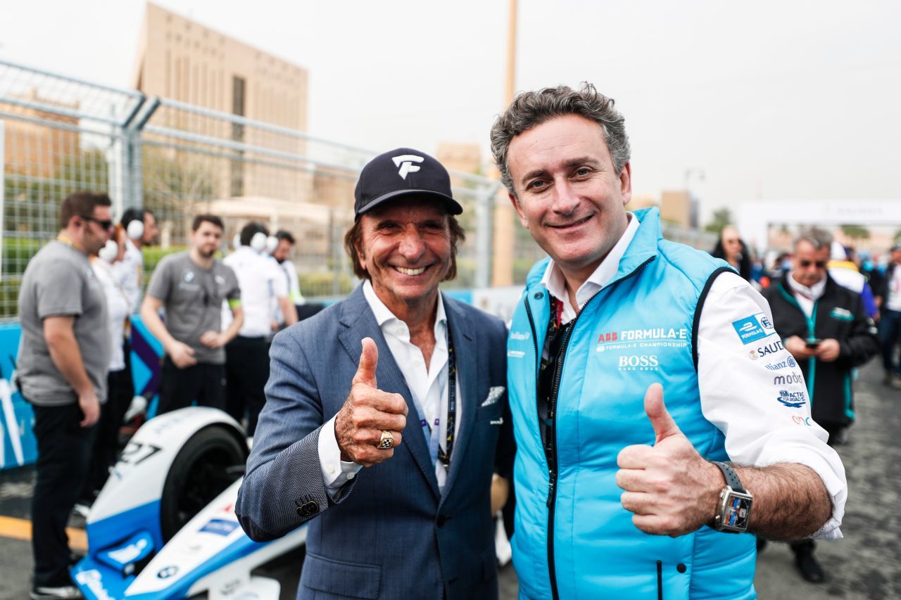 F1-Legende Emerson Fittipaldi mit FE-Boss Agag.