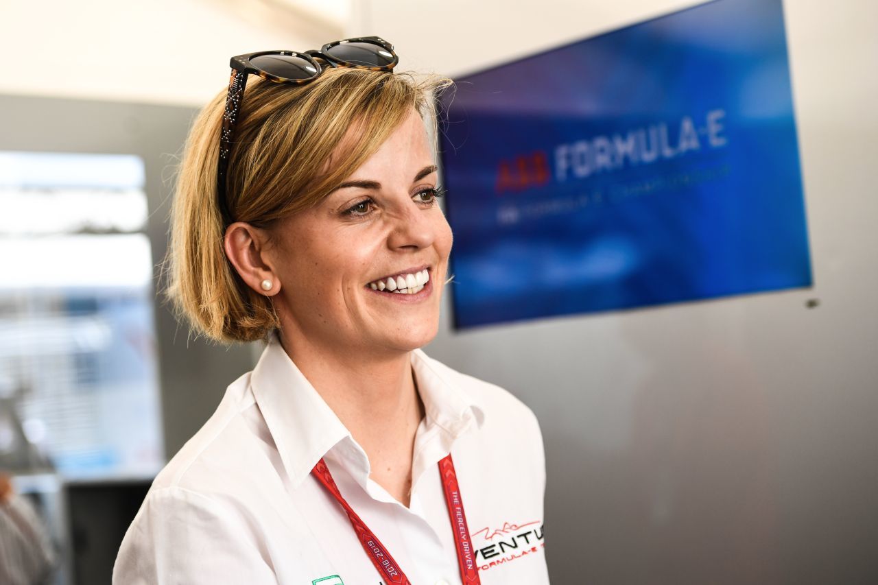 Susie Wolff jubelt über den tollen vierten Platz ihres ...