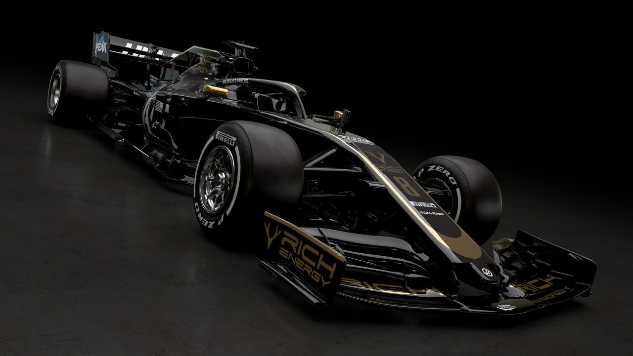 Die neuen Farben kommen von Sponsor Rich Energy und erinnern stark an das JPS-Lotus-Design.