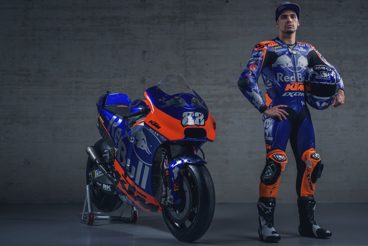 Toro-Rosso-Look: KTM-MotoGP-Bike von Tech 3 mit Oliveira.