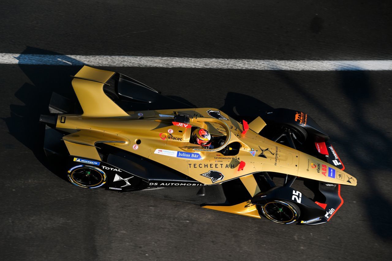Meisterschafts-Favorit Jean-Eric Vergne blieb nach einem Mega-Crash mit Piquet ohne Punkte für die Meisterschaft.