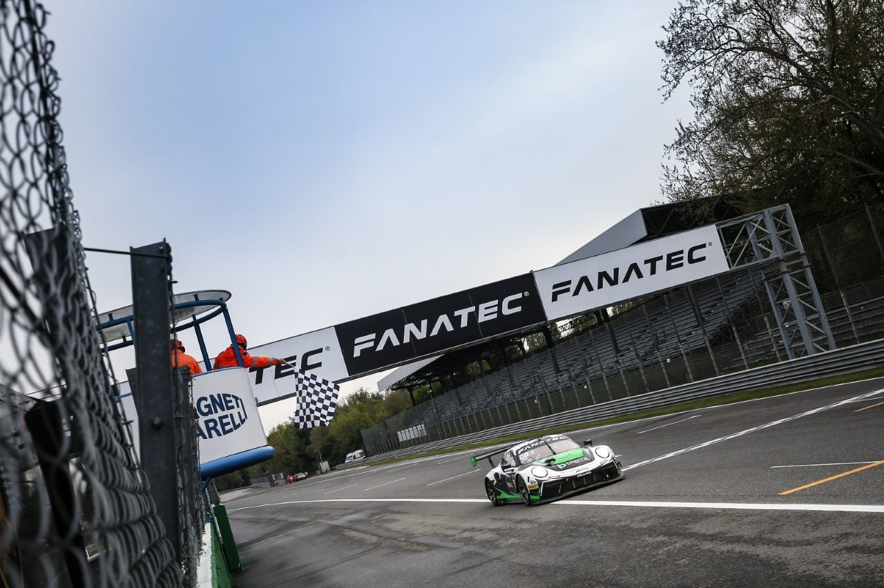 Steirische Triumph-Fahrt in Monza: Wie schon 2019 gewann Klaus Bachler im Dinamic-Porsche den GTWC-Saisonauftakt.