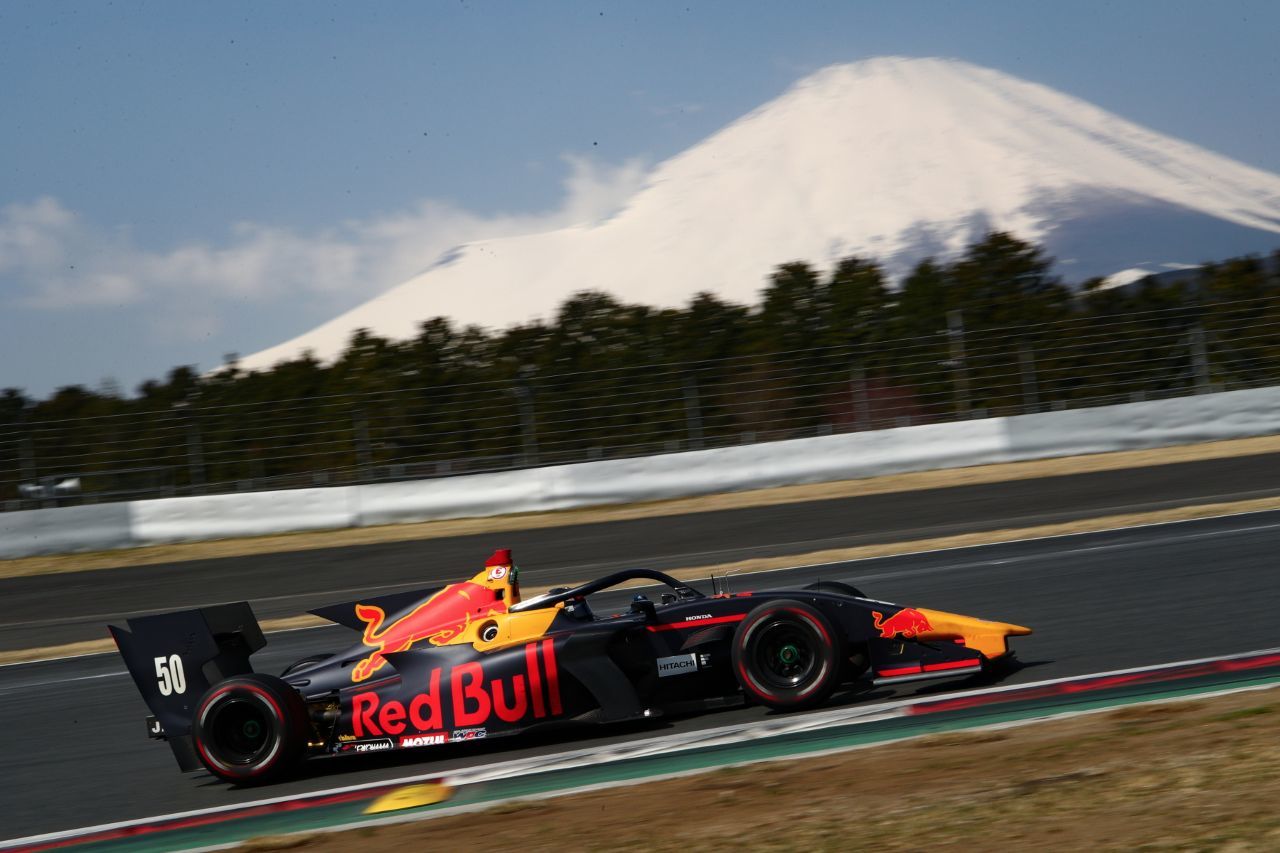 Die Meisterschaft wird Lucas Auer auch in den Traditions-Ort Fuji führen, wo er schon beim Testen schnell unterwegs war.