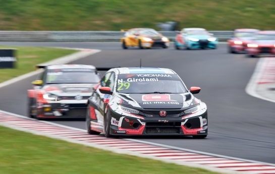 Spektakuläres Motorsport-Fest im Nachbarland Slowakei: WTCR-Autos und ERC-Motorräder starten im Doppelpack. - Hondas Wunder beim Nachbarn