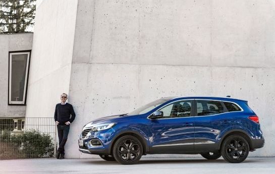 Mitten in der gefragtesten SUV-Sparte setzt der Kadjar Akzente, die nicht unbedingt klassenüblich sind: Er fühlt sich aus jeder Perspektive größer an als er ist und kostet weniger als erwartet. - Wenn schon, denn schon