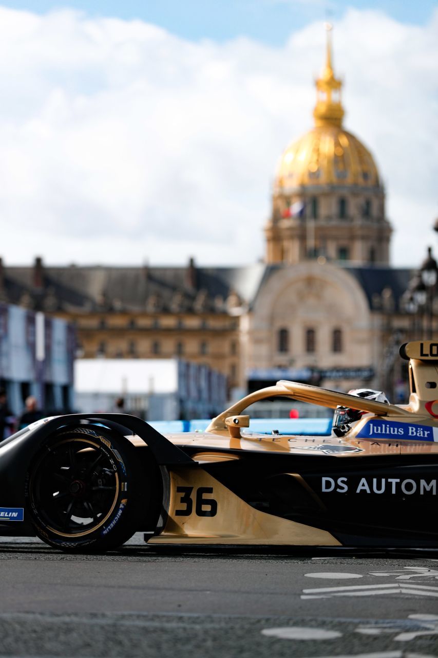 Bei den Rennen geht es mitten durch die Stadt – wie hier in Paris.