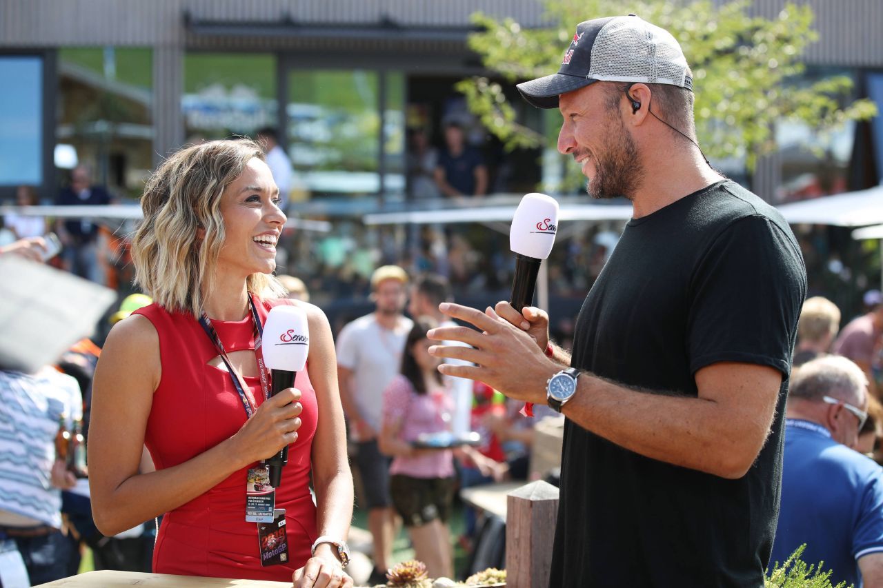 Andrea Schlager beim Interview mit Ski-Ikone Aksel Lund Svindal.