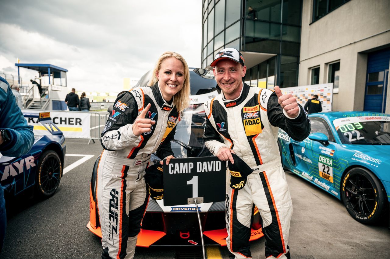 Reini Kofler und Laura Kraihamer kommen als Meisterschaftsführende im GT4-German-Cup zum Heimrennen nach Spielberg.