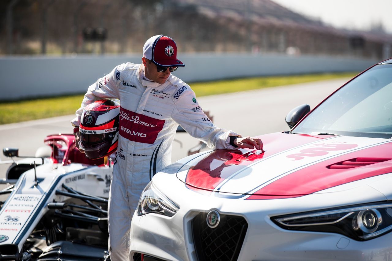 Kimi fuhr in Spielberg seinen 300. Grand Prix. Die Heimfahrt erfolgte mit seinem Privatwagen – einem Alfa Stelvio Quadrifolglio.