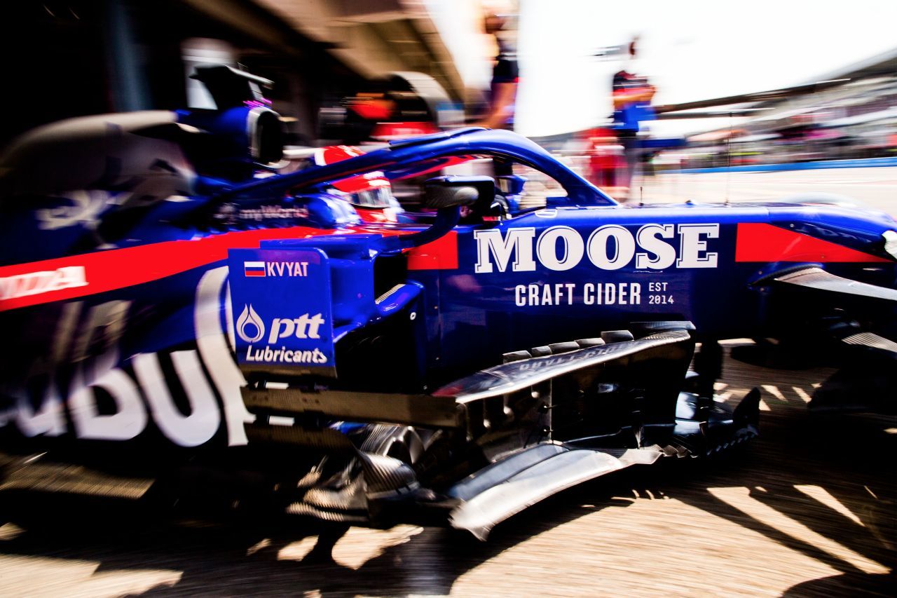 Daniil Kwjats größter Tag: in der Nacht zum ersten Mal Vater geworden, am Nachmittag für Toro Rosso Geschichte geschrieben.