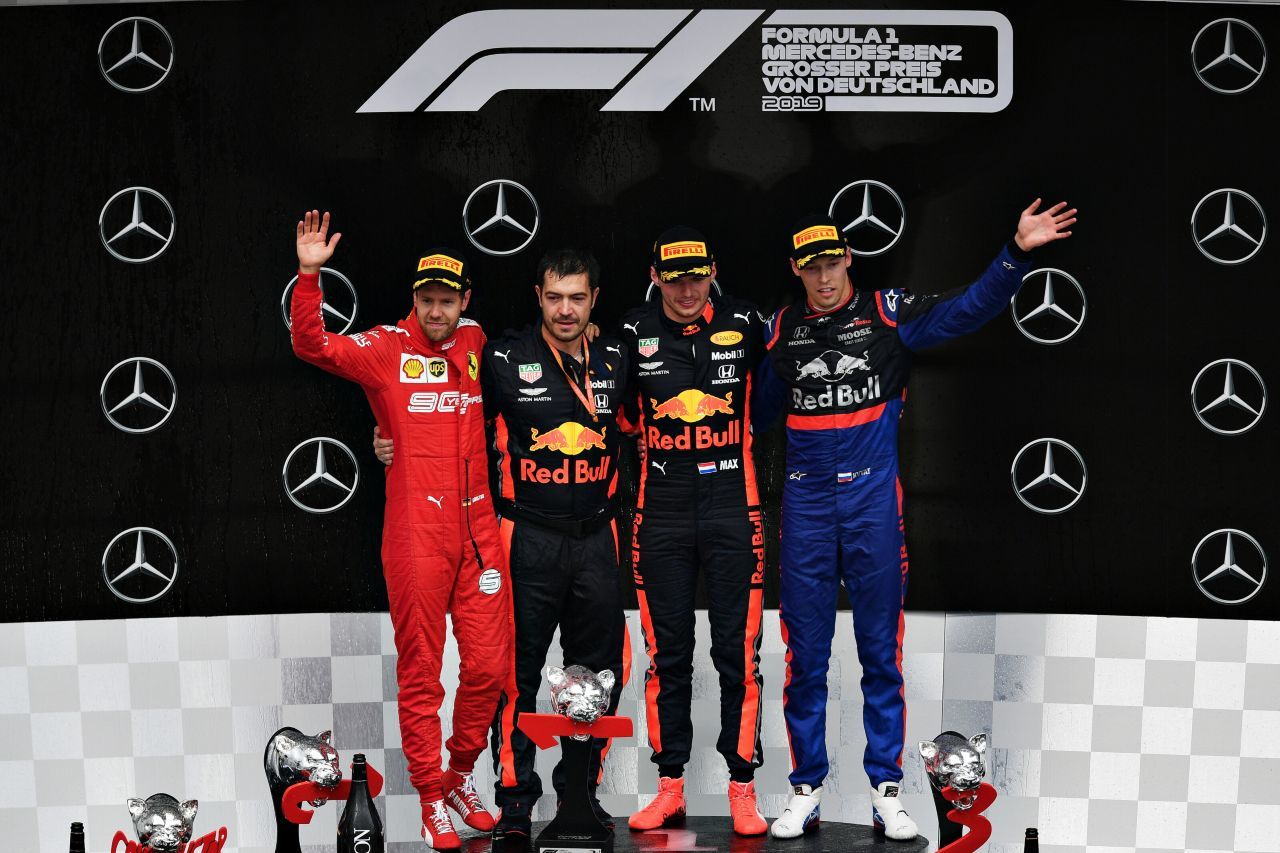 Auf dem Podium gab es nur von Red Bull ausgebildete Piloten, in den Top6 waren es mit Sainz und Albon nicht weniger als fünf.