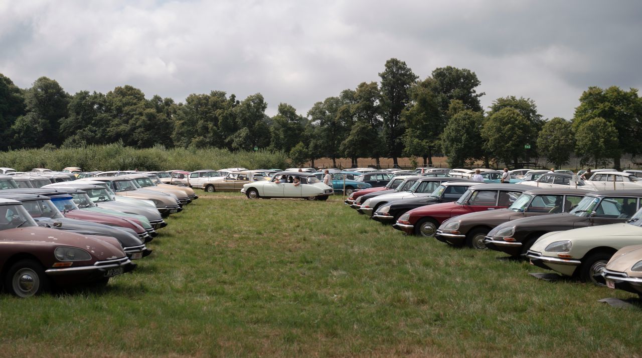 Seit 1955 wird die DS beständig zu den schönsten Autos der Welt gezählt – als einzige Limousine, in solchen Listen tauchen sonst nur Sportwagen auf.