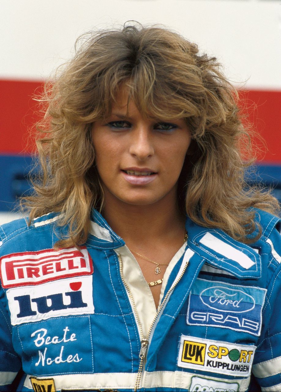 So attraktiv sah die DTM von Beginn an aus: Beate Nodes wurde 1986 Dritte beim Avus-Rennen in Berlin.