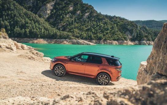 ERSTER TEST: LAND ROVER DISCOVERY SPORT (2020) - Underground in der Disco