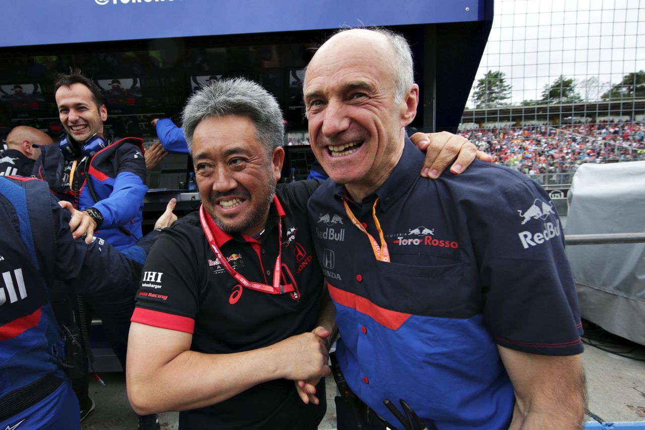 Honda-Chef Masashi Yamamoto und Teamchef Franz Tost jubeln ab 2020 vermutlich in neuen Farben, wenn das Team aus Faenza Erfolg hat.