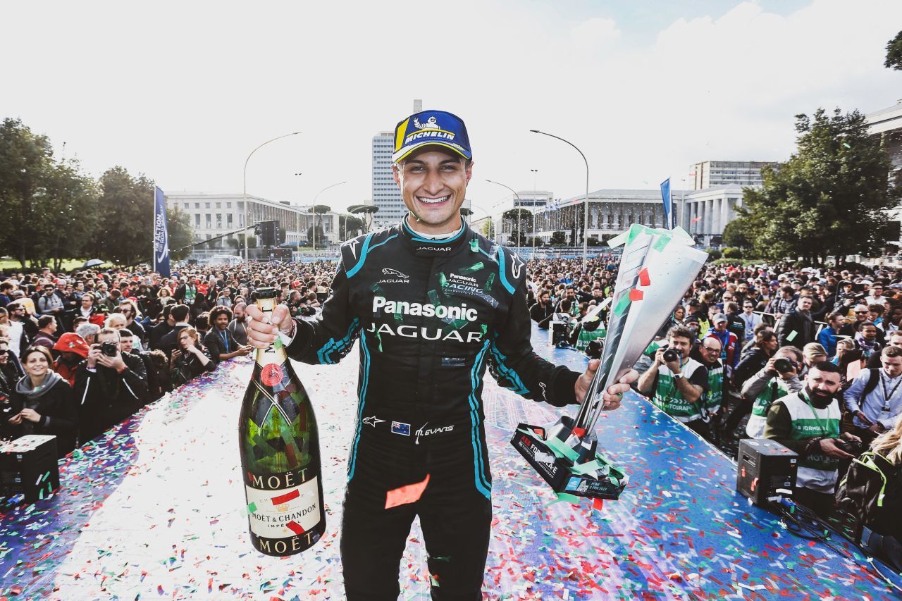 Das ist der Sieg, der Jaguar Antrieb gibt: Mitch Evans holte in Rom den ersten E-Prix in der Geschichte der Raubkatzen.