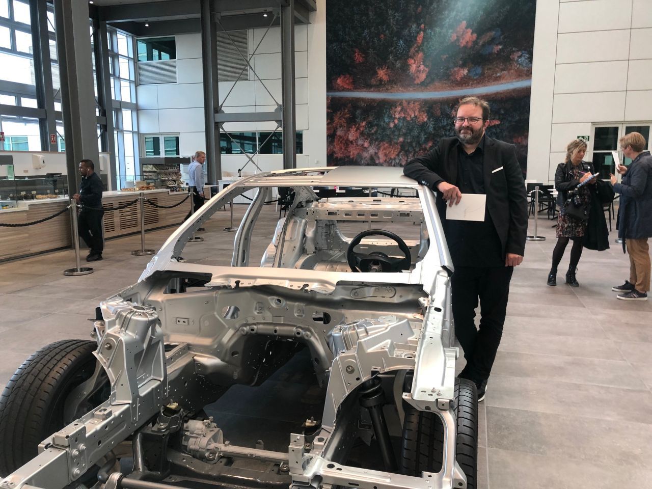 Gerald Enzinger im neuen Jaguar Design Studio im englischen Gaydon.