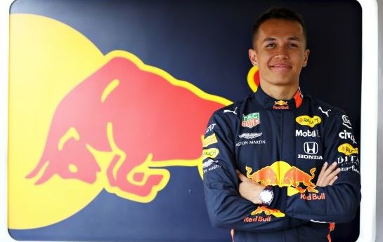 Er hat es geschafft: Der Thai-Brite Alex Albon darf auch 2020 im Ex-Weltmeisterteam von Red Bull fahren - Red Bull setzt auf Alex Albon