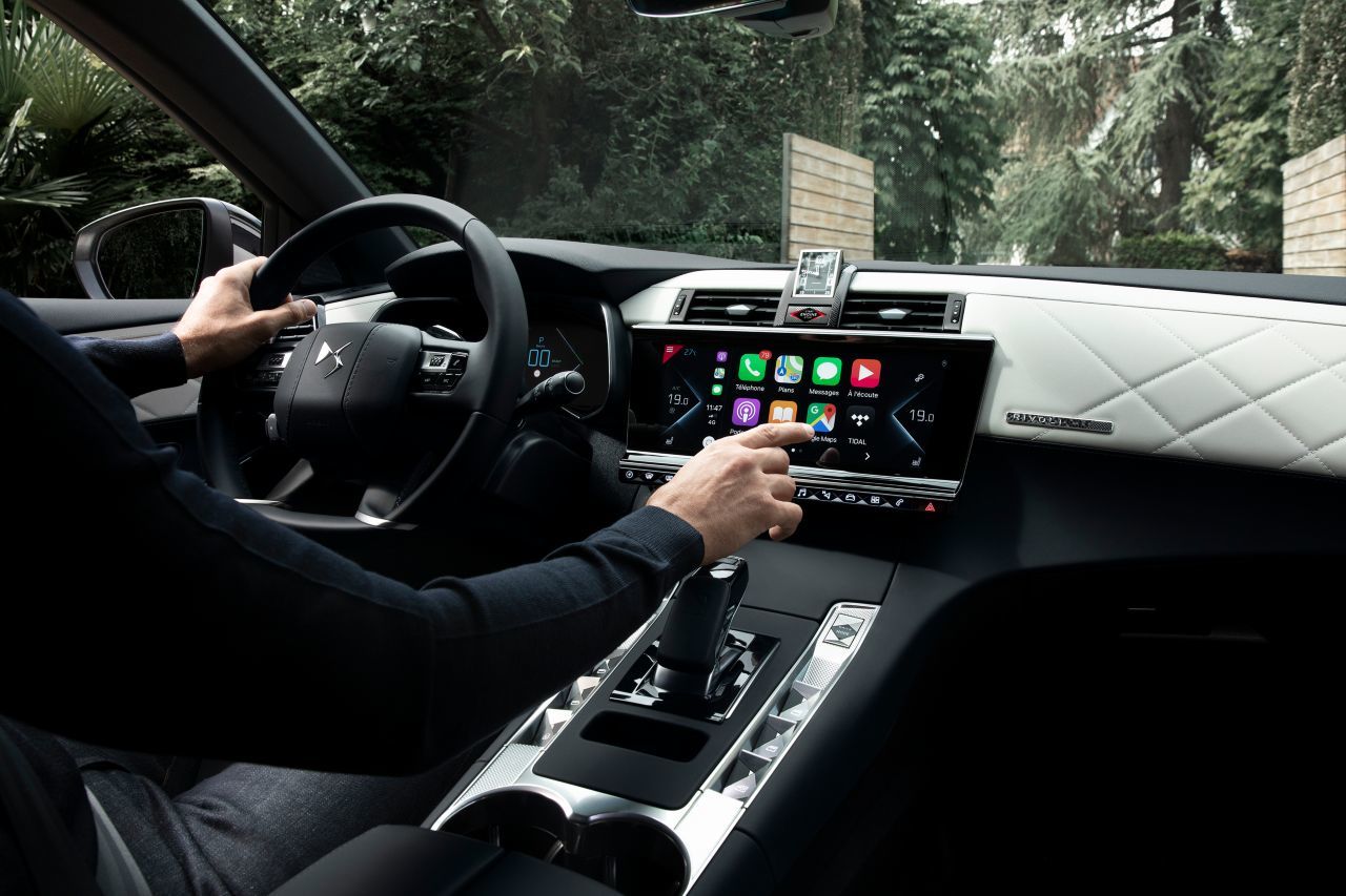 Auch von Louis Vuitton und Chanel inspiriert. Französischer Luxus mit hochklassigen Interieur-Materialien und Hightech-Infotainment.