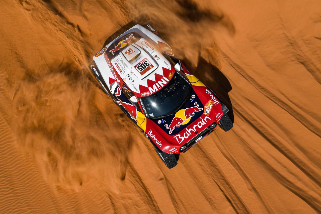 Carlos Sainz auf seiner Triumphfahrt durch Saudi Arabien.
