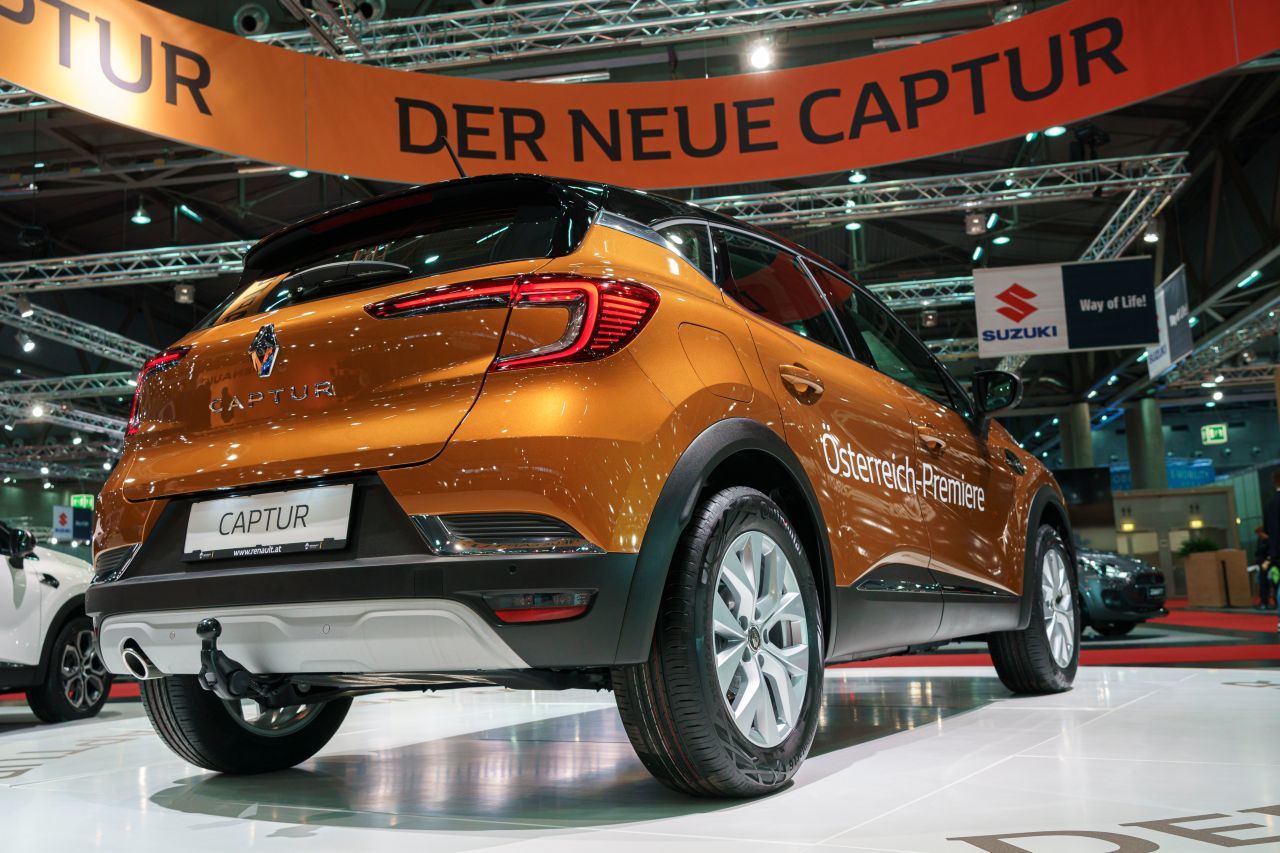 Generation zwei ist ein sportlich-maskuliner Typ. Auch m Innenraum beginnt mit High-Tech und luxuriösen Upgrades ein neues Zeitalter.
