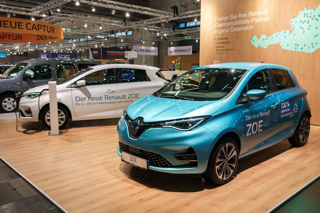 Renault Zoe: Das überarbeitete E-Auto präsentiert sich auf der Vienna Autoshow mit bis zu 395 Kilometer Reichweite und 52 kW Batteriekapazität.