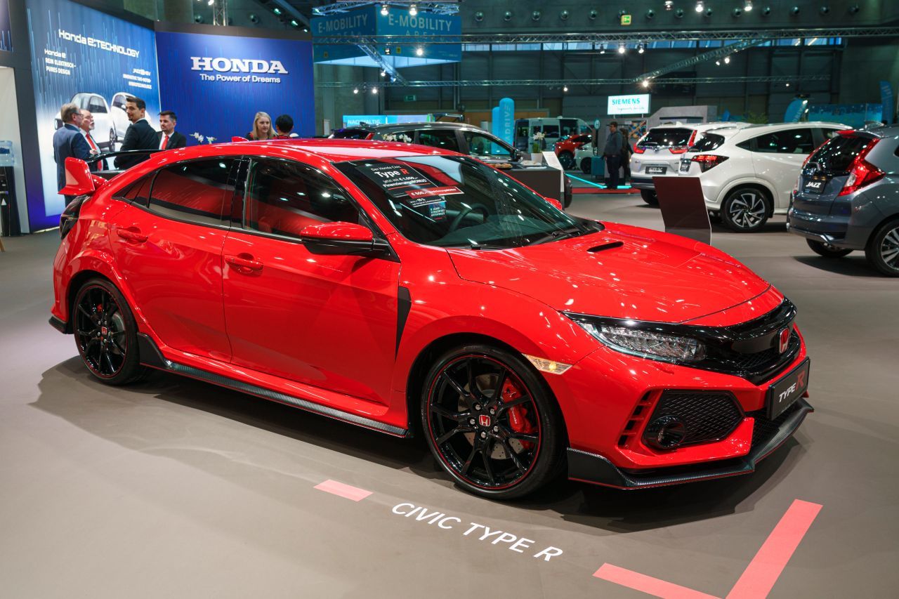 …am kultigen Sportmodell Civic Type R orientiert.