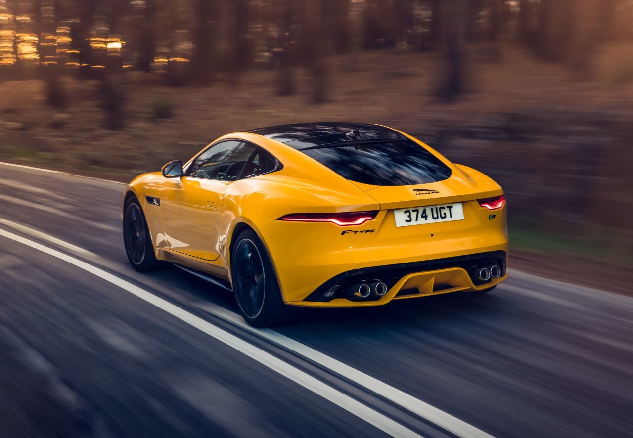 Wenn man es mit dem F-Type R wirklich wissen will, wird die ganze Sache wirklich sehr schnell, das ist…