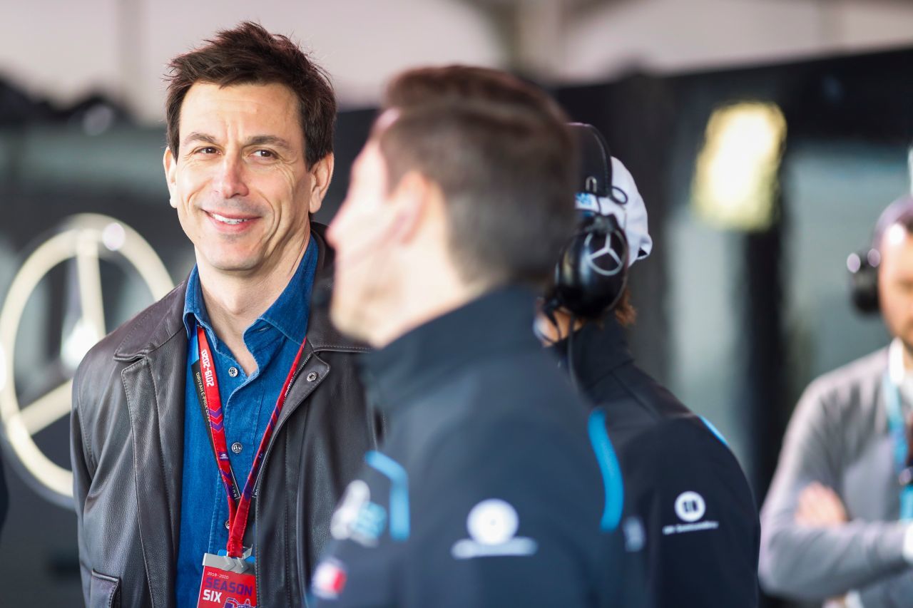 Toto Wolff gibt als Motorsportchef von Mercedes die Linie vor, Ian James ist sein Vertrauter für die Formel E.