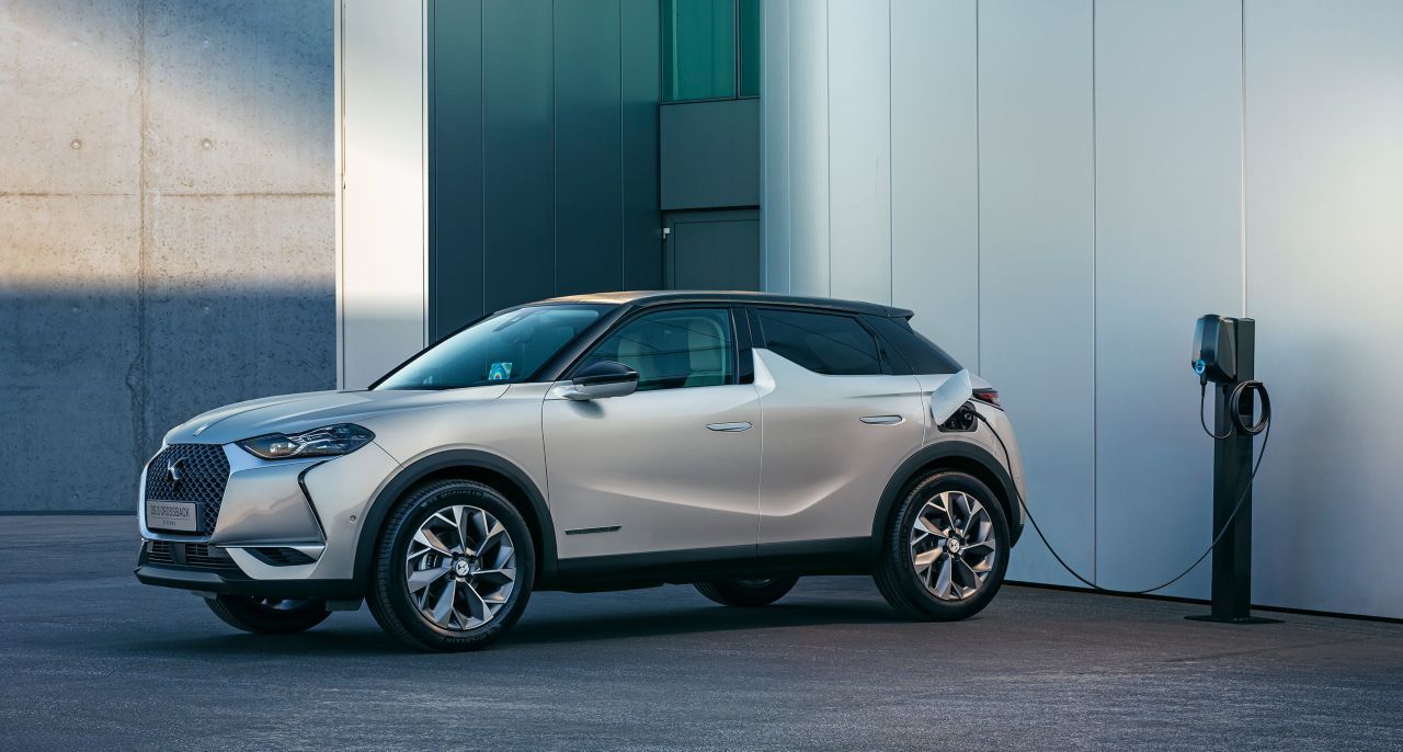 Jeder (der kann) sollte seine eigene Ladestation haben. Zum DS3 Crossback E-Tense bekommt man nun eine Wallbox für Zuhause kostenlos dazu. Auch der Elektriker steht parat.