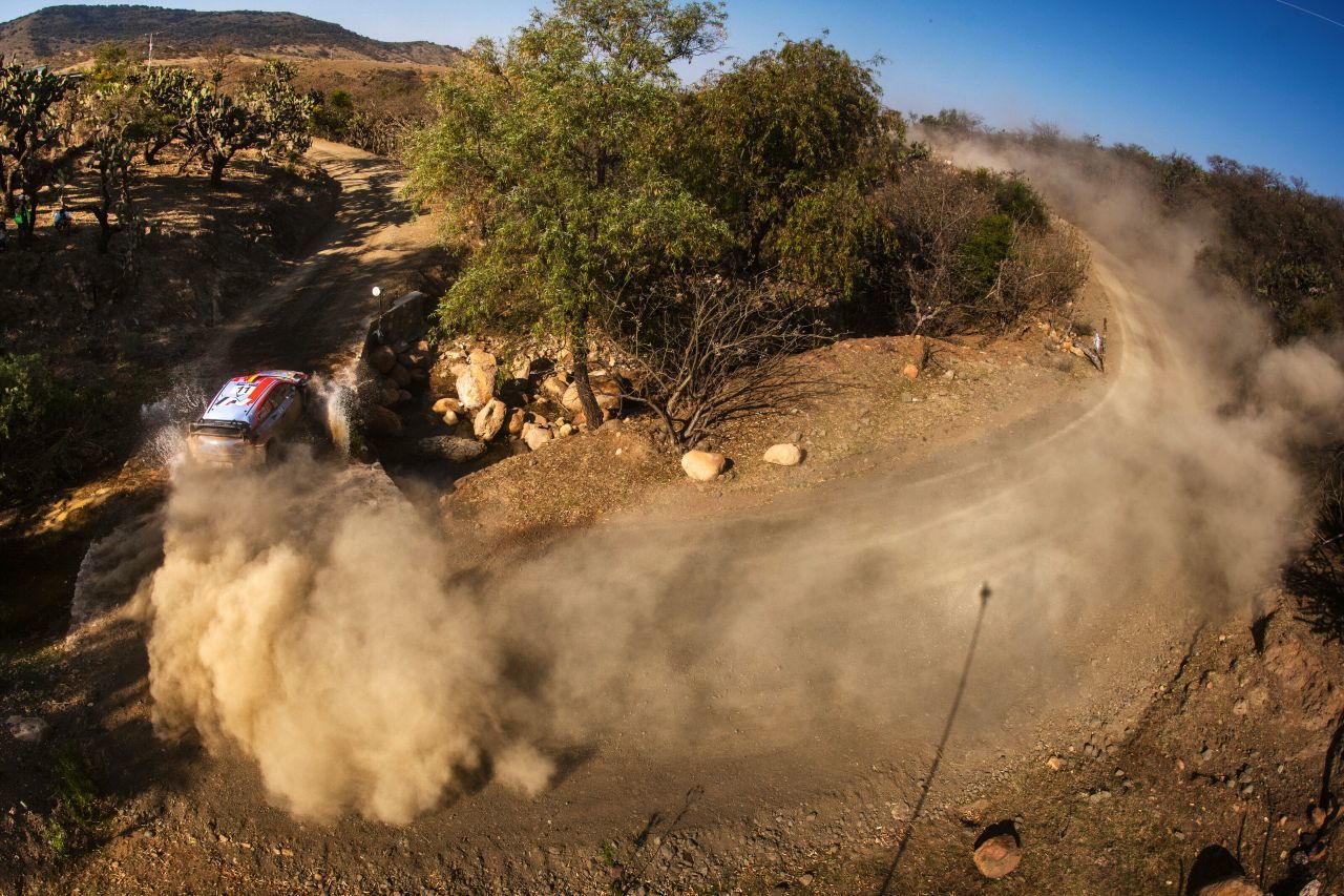 ...Thierry Neuville.