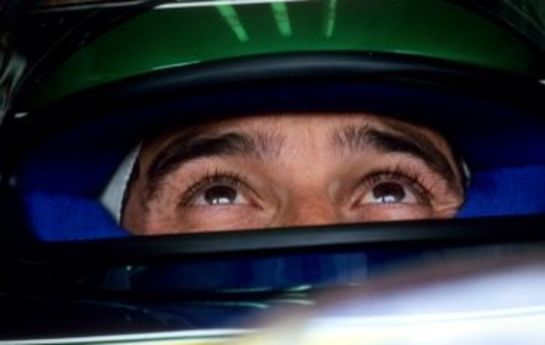 Wieso gilt Ayrton Senna eigentlich als der größte Rennfahrer aller Zeiten? Eine Kurz-Doko befasst sich mit seiner Technik. - Das Geheimnis von Ayrton Senna